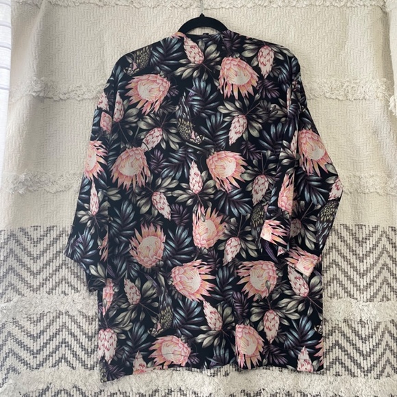 H&M Divided Size XS open floral lightweight kimono cardigan - Picture 2 of 4